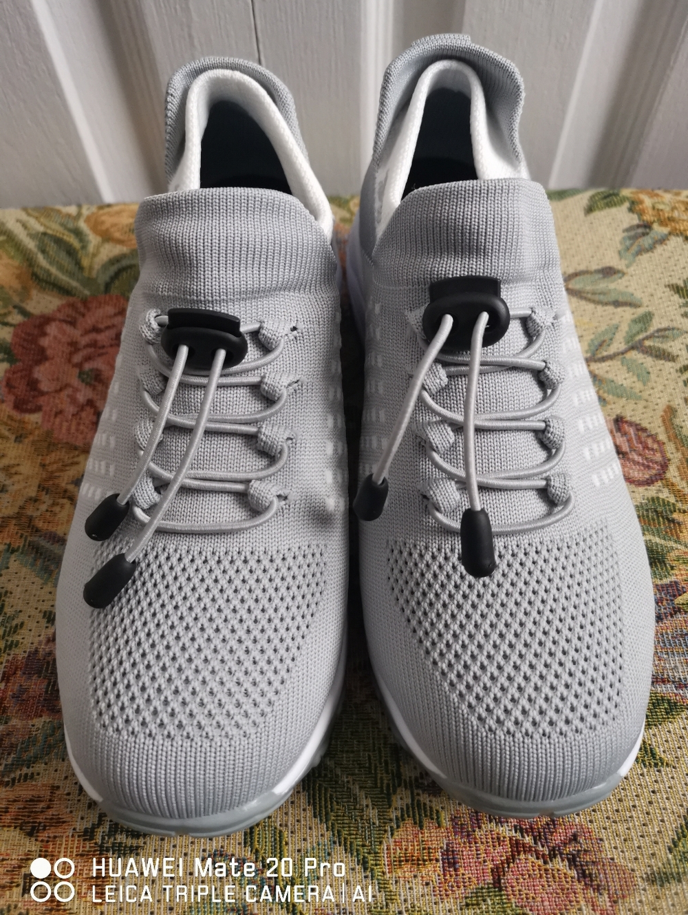 Women’s Lightweight Knit Slip-On Sneakers - Light Gray
